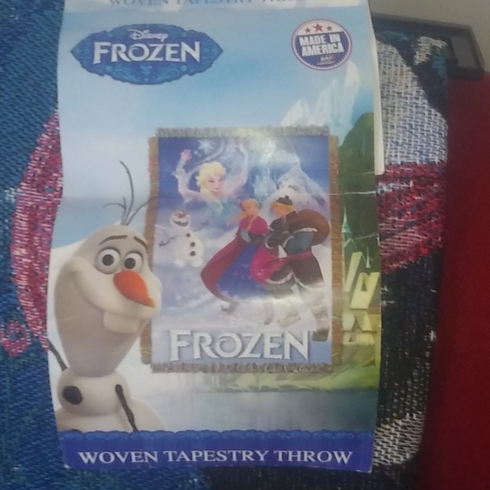 Disney Frozen Woven Tapestry Throw